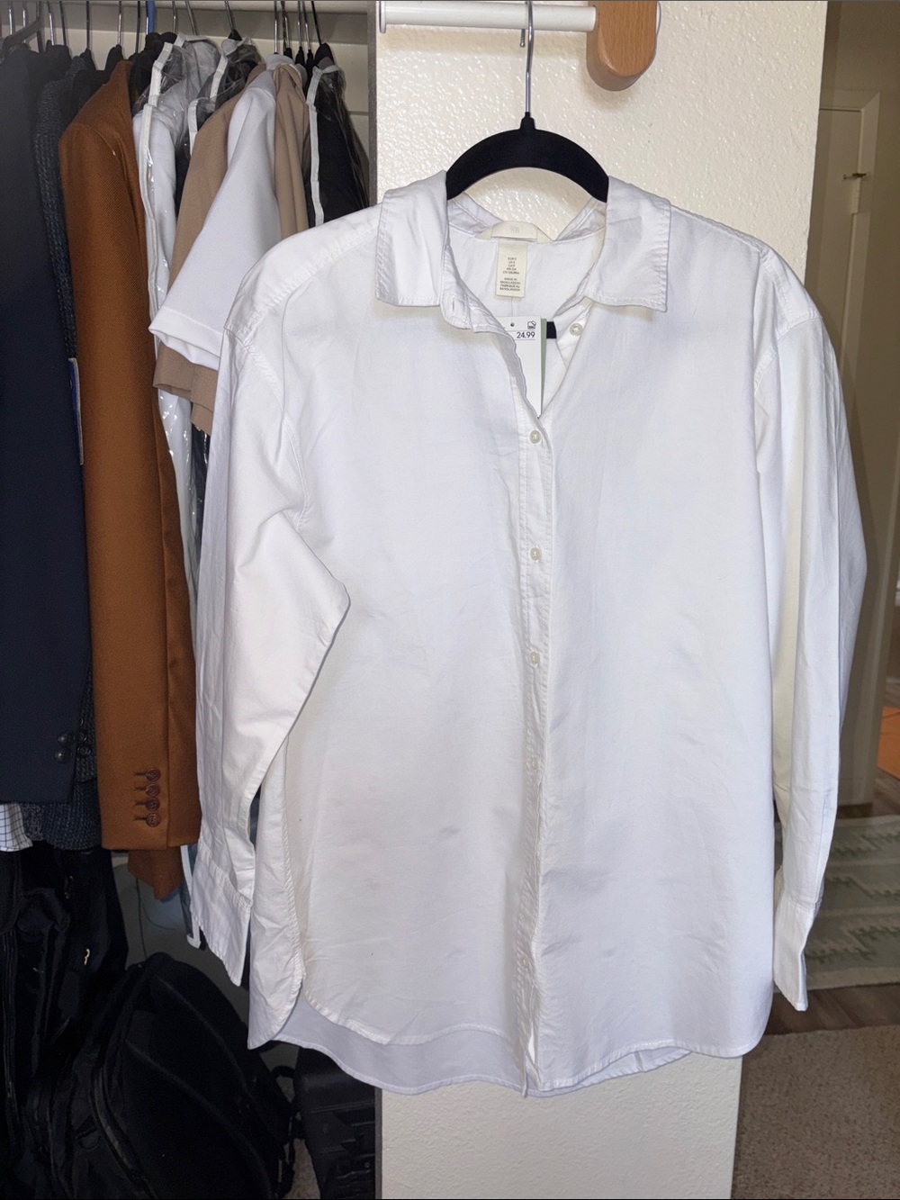 H&M Men's White Long-Sleeve Button-Down Shirt